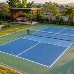 สนามพิคเคิลบอลกลางแจ้งที่บ้าน พร้อมพื้นที่รอบสนามและระบบระบายน้ำ
